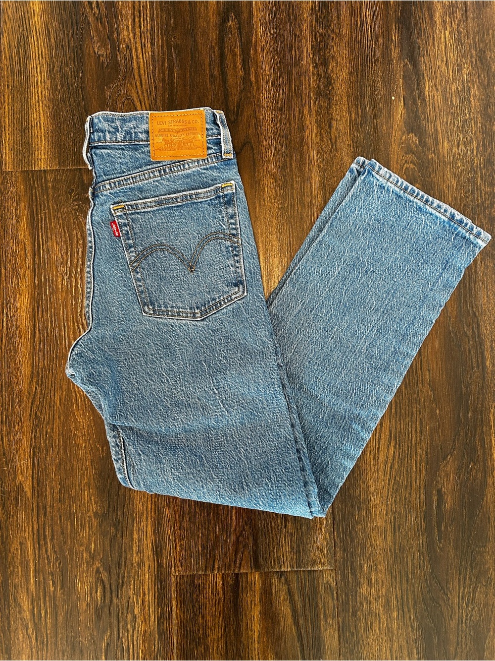 Levi’s leather label wedgie straight
